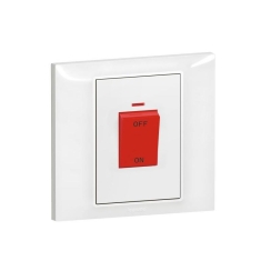 Бойлерен ключ с индикация Legrand Belanko S, 45A, бял