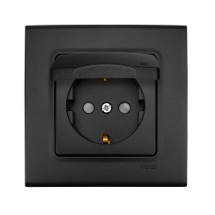 Единичен контакт шуко с капак Viko Linnera Life, детс. защита, черно