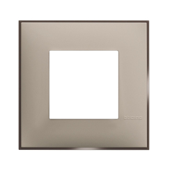 Декоративна рамка немски стандарт bticino Classia, 2 модула, крем сатен